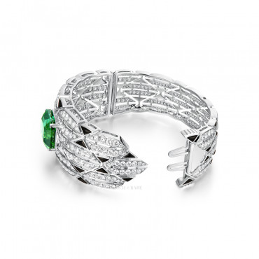 GREEN TOURMALINE, ONYX AND DIAMOND BANGLE